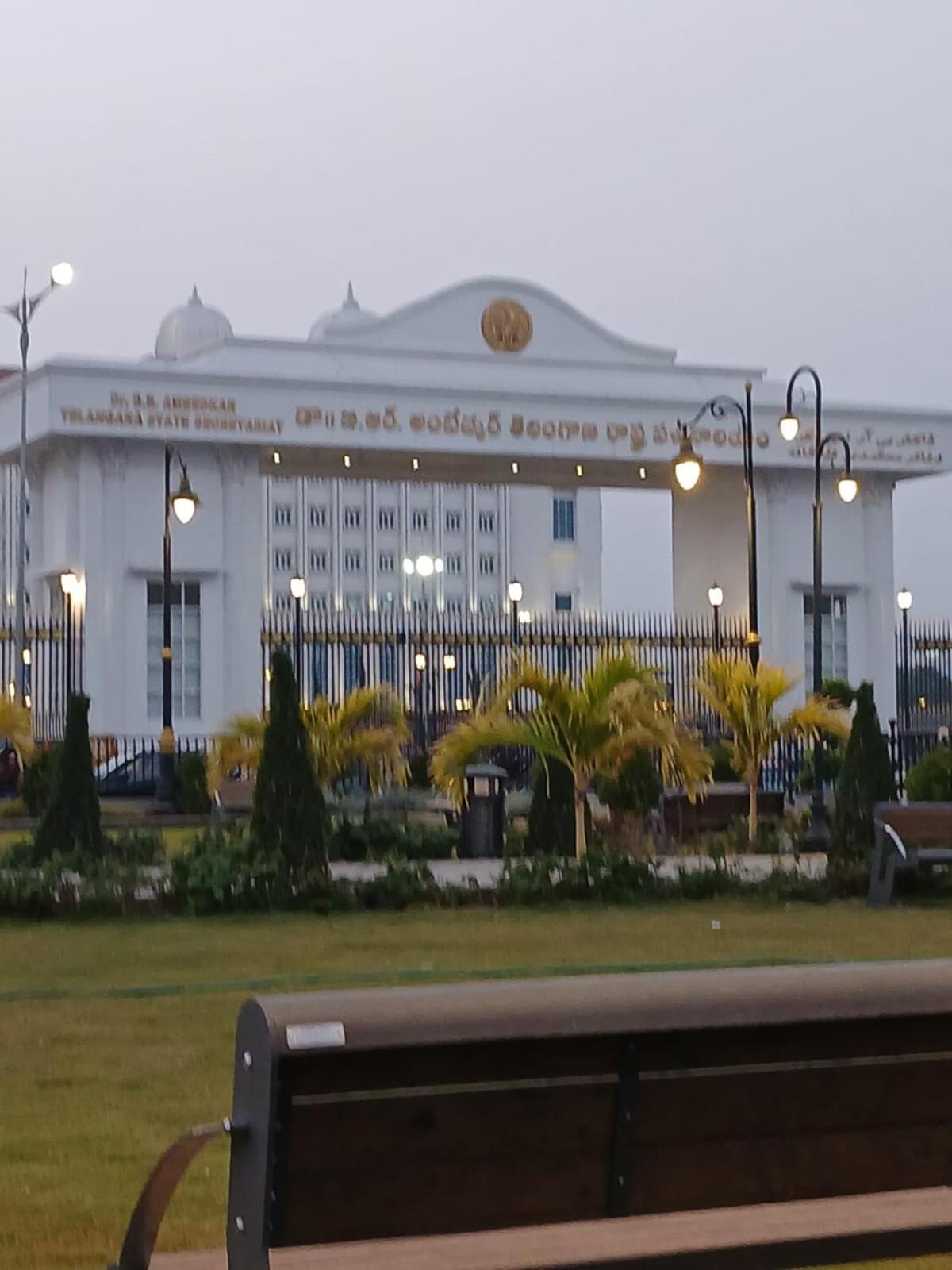 Dziire Service Apartment Hyderabad Exterior photo
